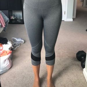 Reebok gray cropped leggings size small